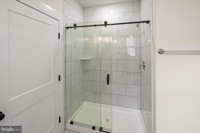 111 HUNTINGTON HILLS LN, Fredericksburg, VA 22401