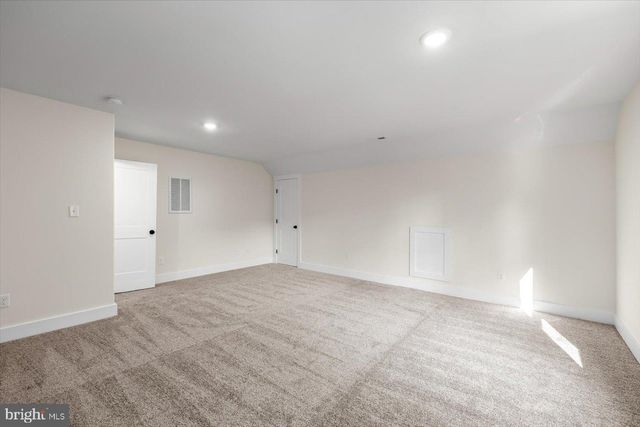 111 HUNTINGTON HILLS LN, Fredericksburg, VA 22401