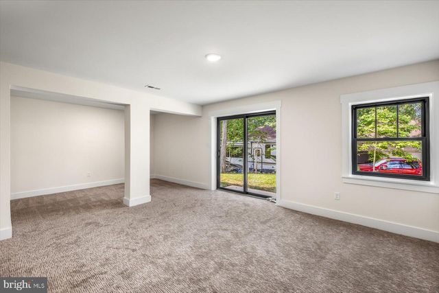 111 HUNTINGTON HILLS LN, Fredericksburg, VA 22401