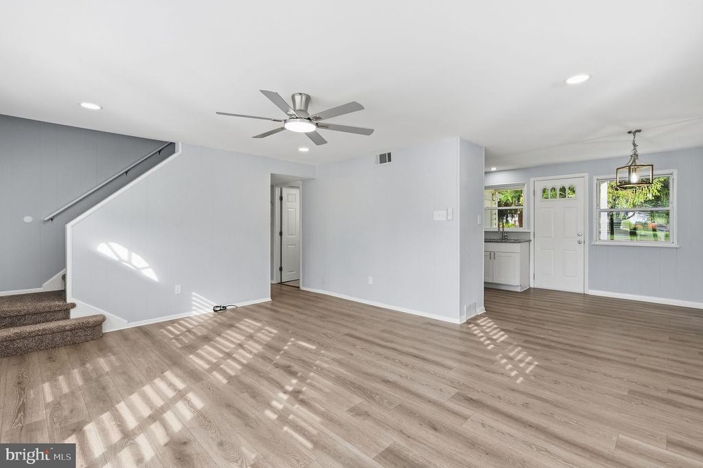 226 OXFORD CIR, NORRISTOWN, PA 19403 — photo 4