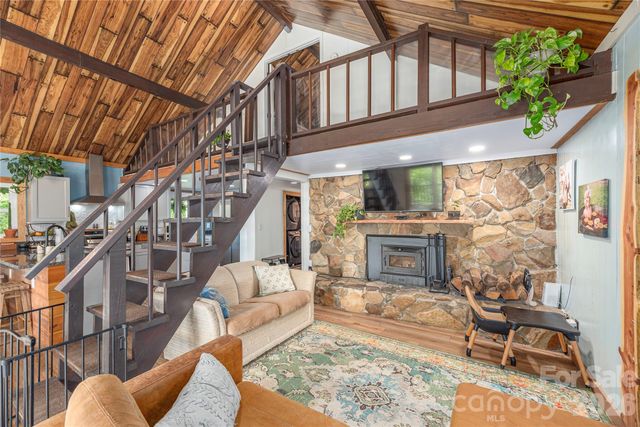 154 Timberside Drive, Mars Hill, NC 28754