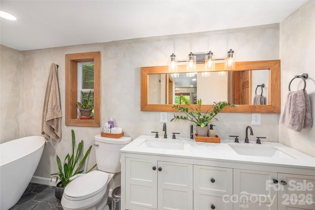 154 Timberside Drive, Mars Hill, NC 28754