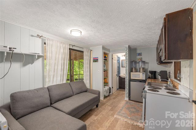 154 Timberside Drive, Mars Hill, NC 28754