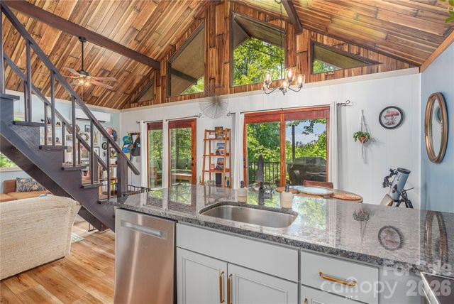 154 Timberside Drive, Mars Hill, NC 28754