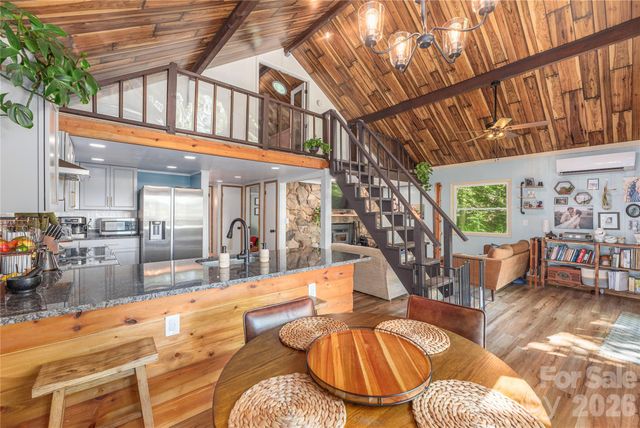 154 Timberside Drive, Mars Hill, NC 28754