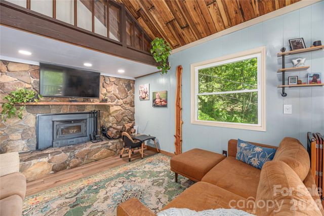 154 Timberside Drive, Mars Hill, NC 28754