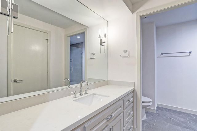 121 N Post Oak Lane 205, Houston, TX 77024