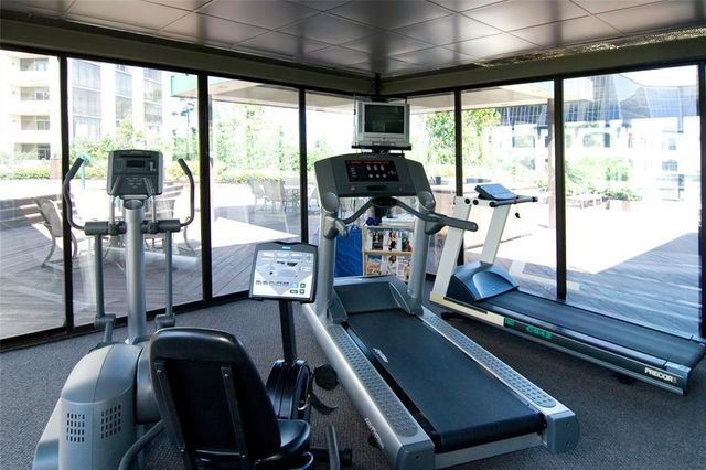 121 N Post Oak Lane 205, Houston, TX 77024