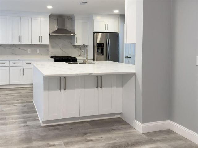 528 Parkstone Lane, Woodstock, GA 30189