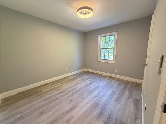528 Parkstone Lane, Woodstock, GA 30189