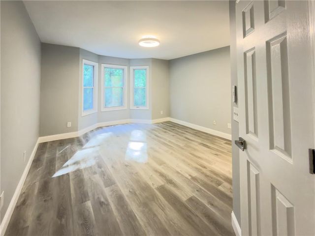 528 Parkstone Lane, Woodstock, GA 30189