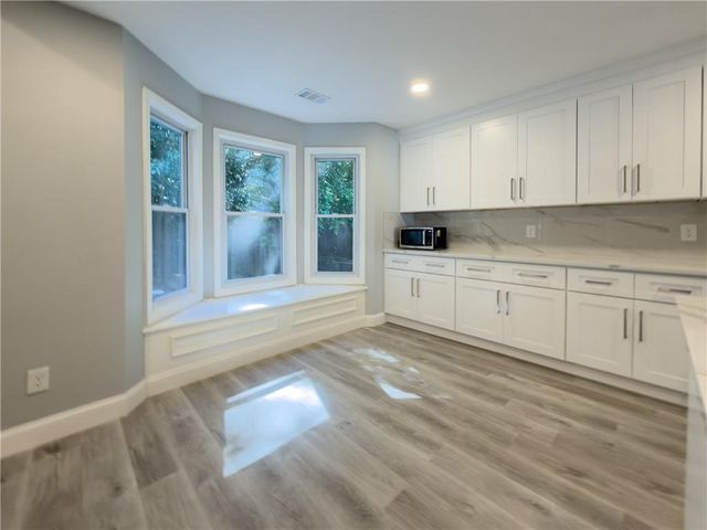 528 Parkstone Lane, Woodstock, GA 30189