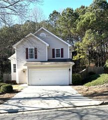528 Parkstone Lane, Woodstock, GA 30189