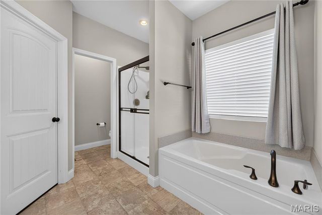 1809 Barclay Trail Drive, Wentzville, MO 63385