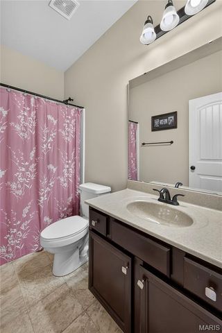 1809 Barclay Trail Drive, Wentzville, MO 63385