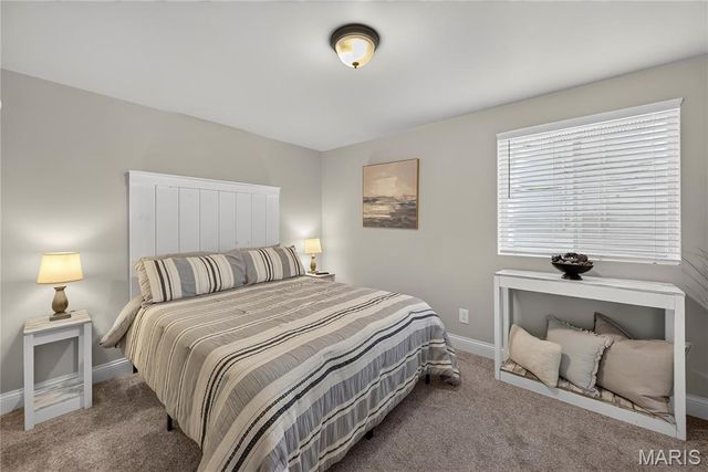 1809 Barclay Trail Drive, Wentzville, MO 63385