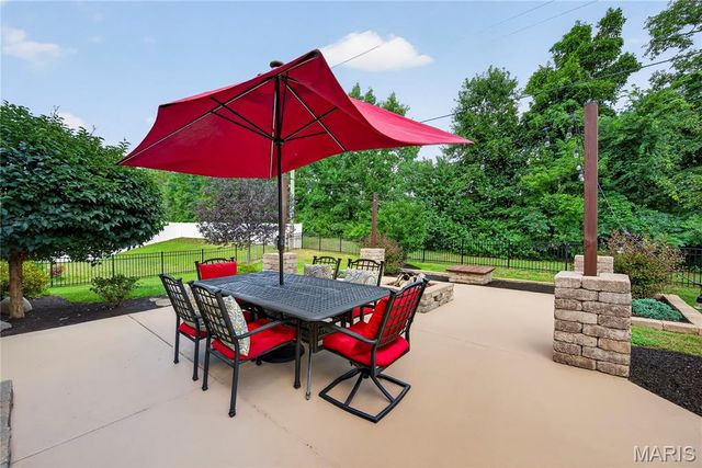 1809 Barclay Trail Drive, Wentzville, MO 63385