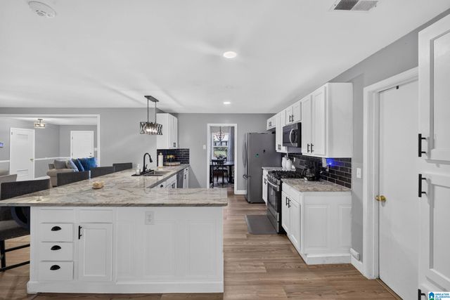 2122 VICKI DRIVE, Birmingham, AL 35235