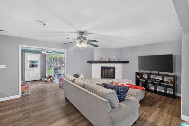 2122 VICKI DRIVE, Birmingham, AL 35235