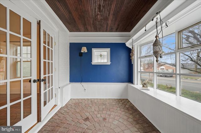 329 N MILDRED ST, Charles Town, WV 25414