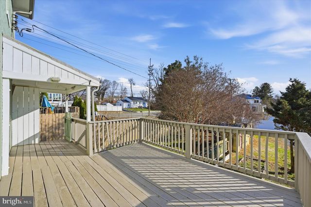 329 N MILDRED ST, Charles Town, WV 25414