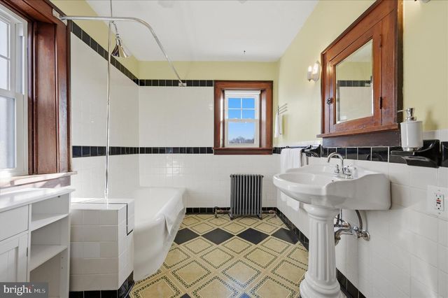 329 N MILDRED ST, Charles Town, WV 25414