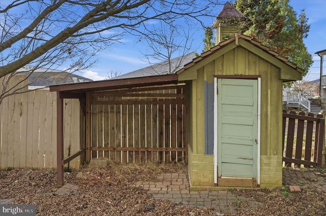 329 N MILDRED ST, Charles Town, WV 25414