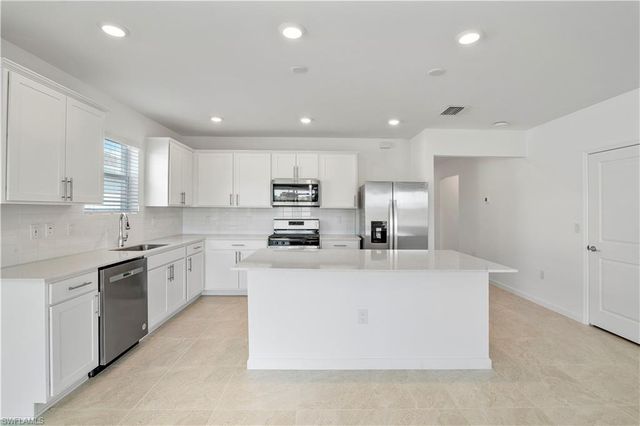 42425 Cascade DR, Babcock Ranch, FL 33982