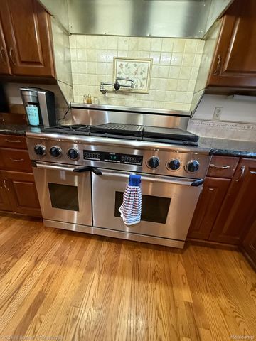 1522 High Hollow Drive, Ann Arbor, MI 48103