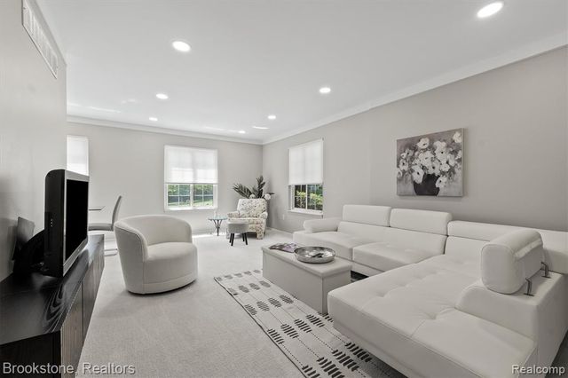 775 E Fox Hills Drive, Bloomfield Hills, MI 48304