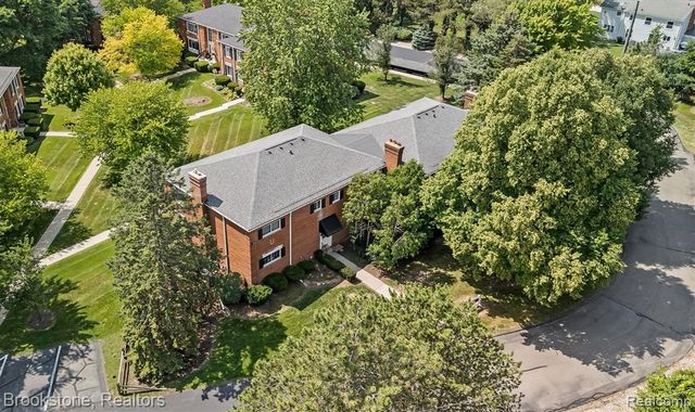 775 E Fox Hills Drive, Bloomfield Hills, MI 48304