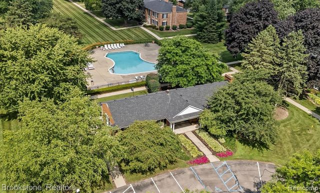 775 E Fox Hills Drive, Bloomfield Hills, MI 48304