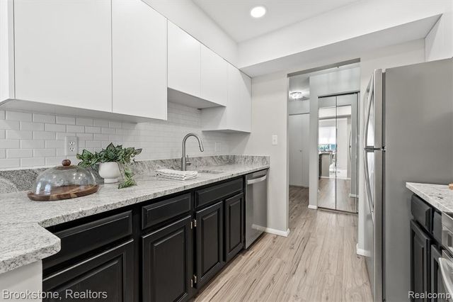 775 E Fox Hills Drive, Bloomfield Hills, MI 48304