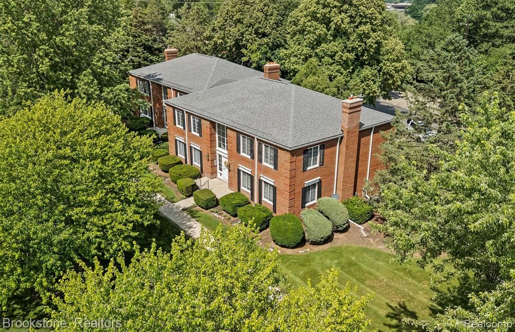 775 E Fox Hills Drive, Bloomfield Hills, MI 48304