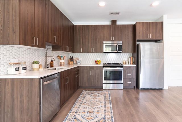 2213 Poquito ST 225, Austin, TX 78722