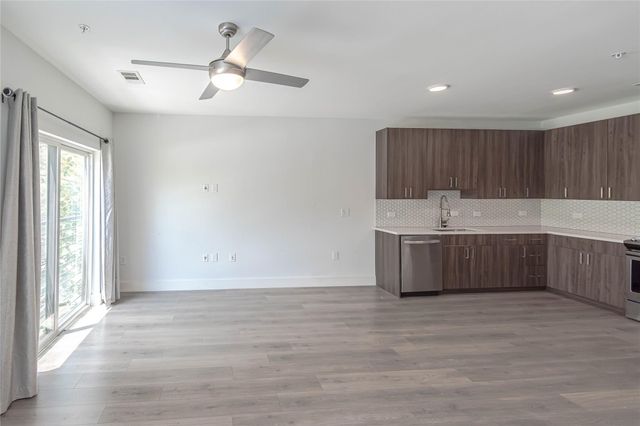 2213 Poquito ST 225, Austin, TX 78722