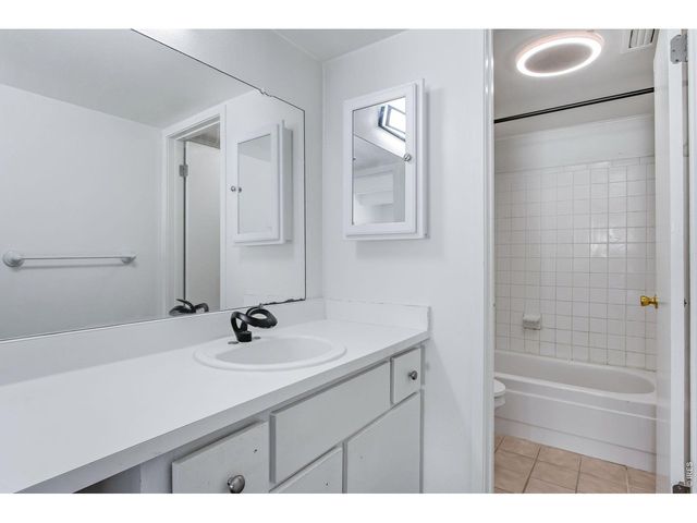 9725 E Harvard Ave V-363, Denver, CO 80231