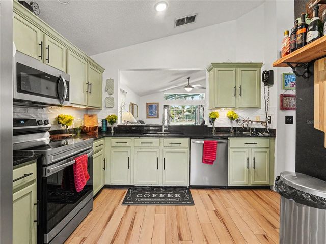 550 BUCKINGHAM CIRCLE, Davenport, FL 33897