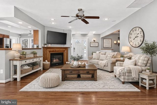 8564 OPAL RD, Warrenton, VA 20186