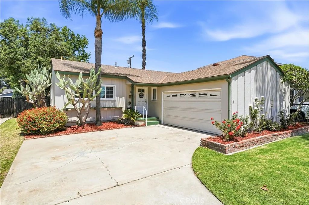 331 E Barkley, Orange, CA 92867