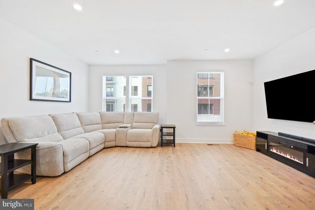 1125 POLARIS RD, Rockville, MD 20854