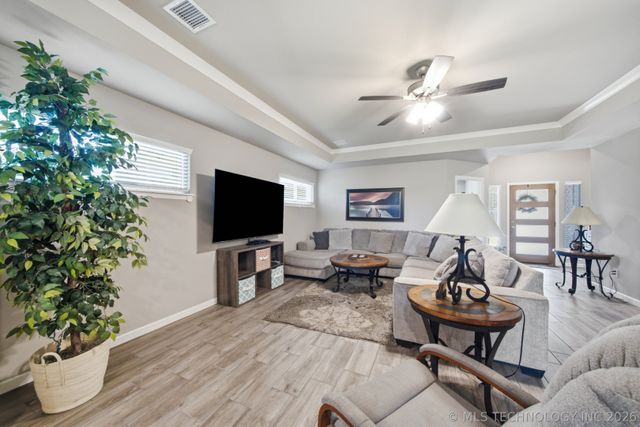 733 E 139th Place, Glenpool, OK 74033