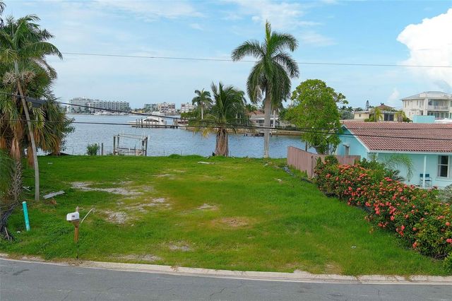 11080 8TH STREET E, Treasure Island, FL 33706
