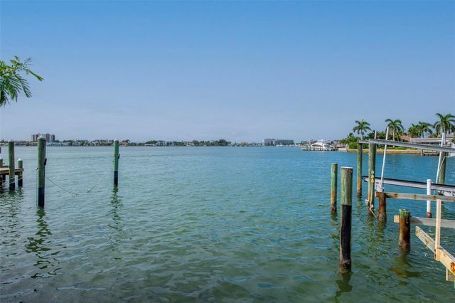11080 8TH STREET E, Treasure Island, FL 33706