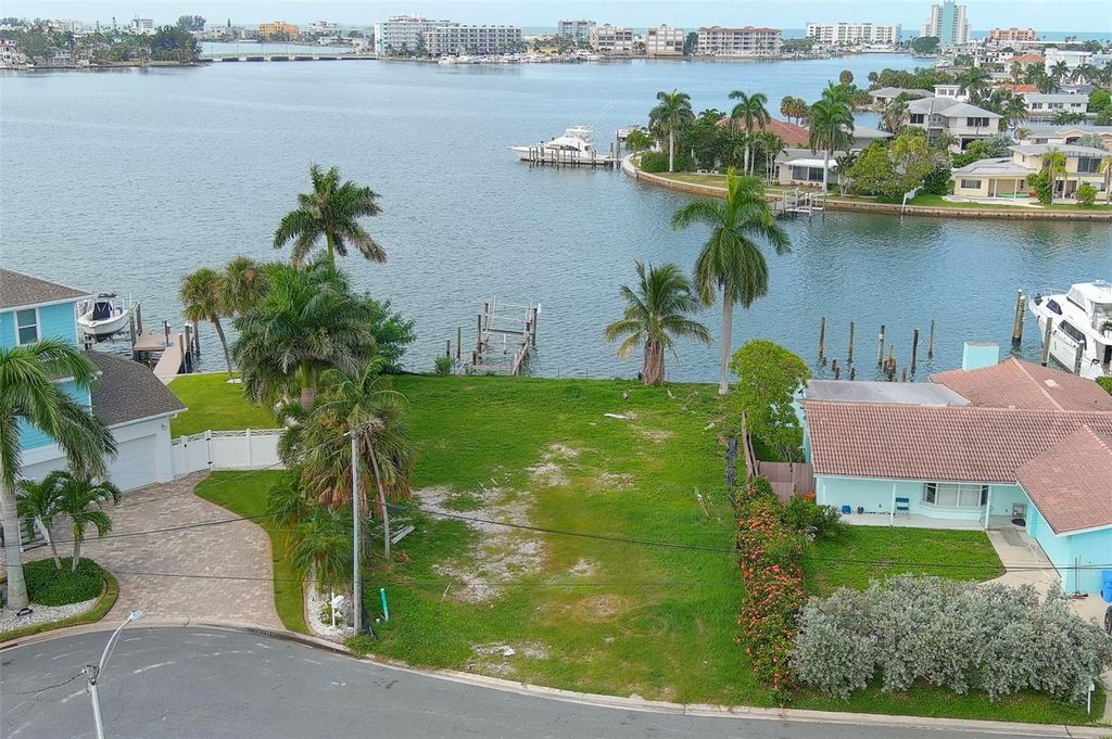 11080 8TH STREET E, Treasure Island, FL 33706