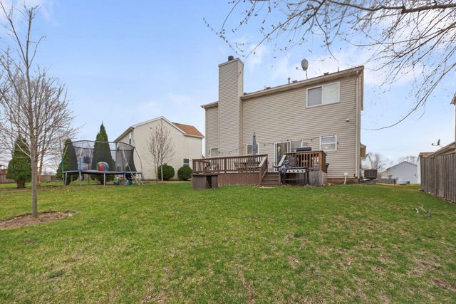 75 Woodland Park Circle, Gilberts, IL 60136