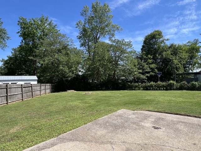 809 Colfax Dr, SE, Nashville, TN 37214
