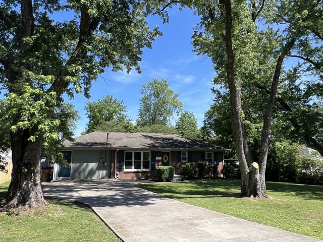 809 Colfax Dr, SE, Nashville, TN 37214