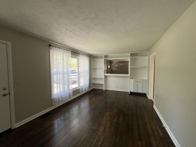 809 Colfax Dr, SE, Nashville, TN 37214