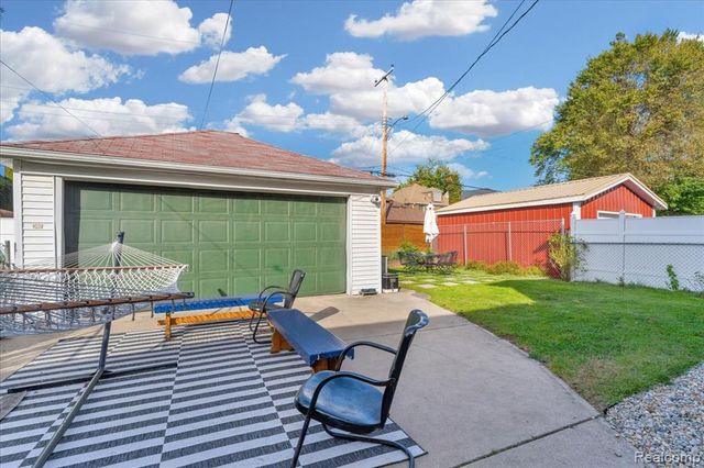 18281 San Juan Drive, Detroit, MI 48221